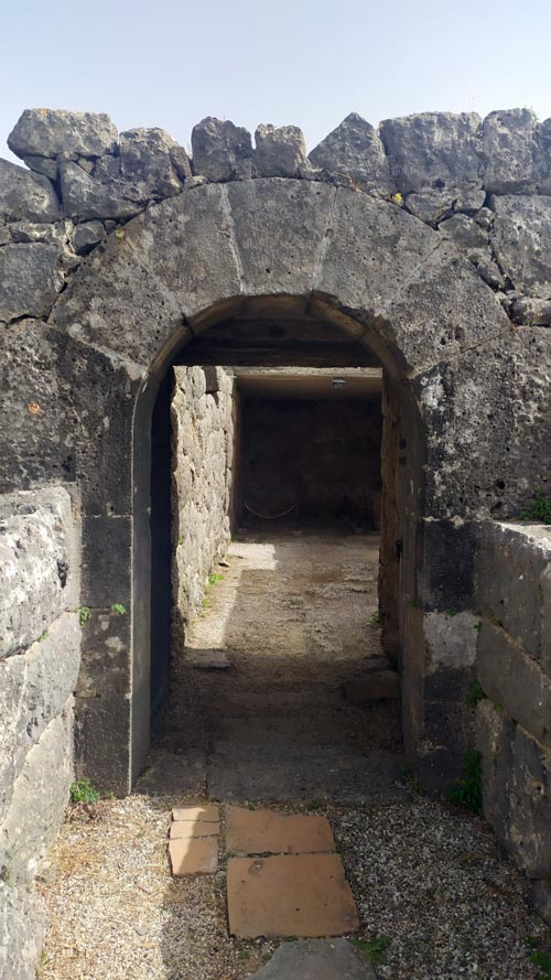 entrance of Necromanteion of Acheron